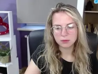 ZoeyFancy's Live Sex Cam Show