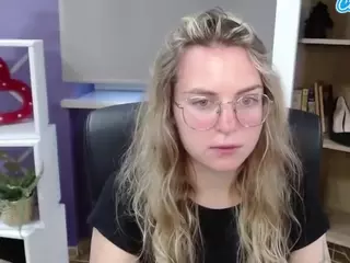 ZoeyFancy's Live Sex Cam Show