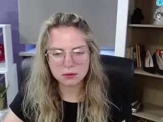ZoeyFancy's Live Sex Cam Show