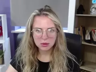 ZoeyFancy's Live Sex Cam Show