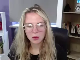 ZoeyFancy's Live Sex Cam Show