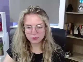 ZoeyFancy's Live Sex Cam Show