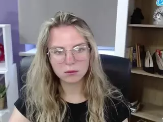 ZoeyFancy's Live Sex Cam Show