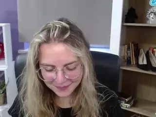 ZoeyFancy's Live Sex Cam Show