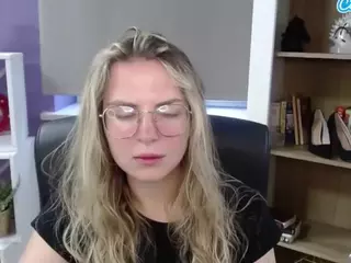 ZoeyFancy's Live Sex Cam Show