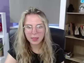 ZoeyFancy's Live Sex Cam Show
