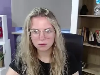 ZoeyFancy's Live Sex Cam Show