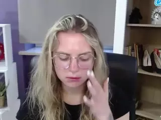 ZoeyFancy's Live Sex Cam Show