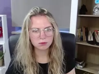 ZoeyFancy's Live Sex Cam Show