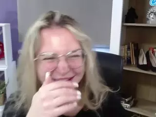 ZoeyFancy's Live Sex Cam Show