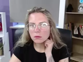 ZoeyFancy's Live Sex Cam Show