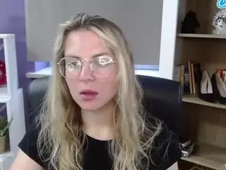 ZoeyFancy's Live Sex Cam Show
