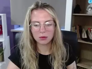 ZoeyFancy's Live Sex Cam Show