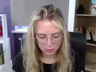ZoeyFancy's Live Sex Cam Show