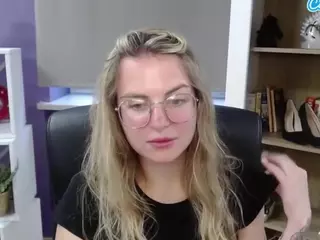 ZoeyFancy's Live Sex Cam Show