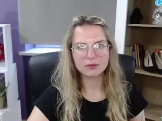ZoeyFancy's Live Sex Cam Show