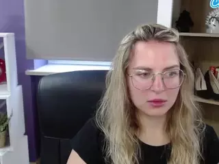 ZoeyFancy's Live Sex Cam Show