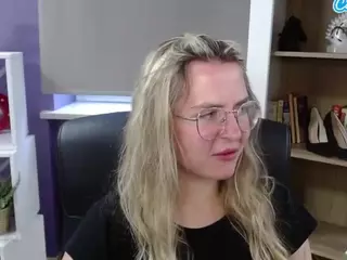 ZoeyFancy's Live Sex Cam Show