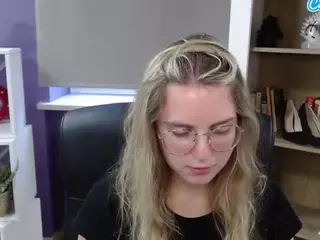 ZoeyFancy's Live Sex Cam Show