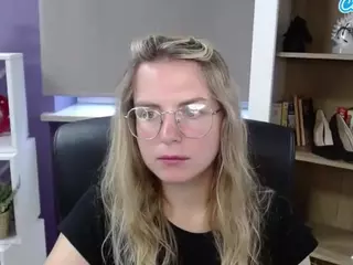 ZoeyFancy's Live Sex Cam Show