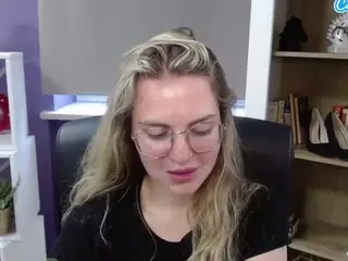 ZoeyFancy's Live Sex Cam Show