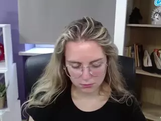 ZoeyFancy's Live Sex Cam Show