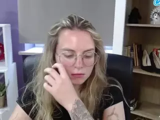 ZoeyFancy's Live Sex Cam Show