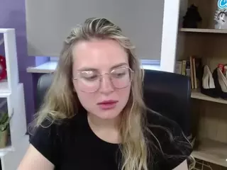 ZoeyFancy's Live Sex Cam Show