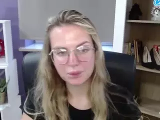 ZoeyFancy's Live Sex Cam Show