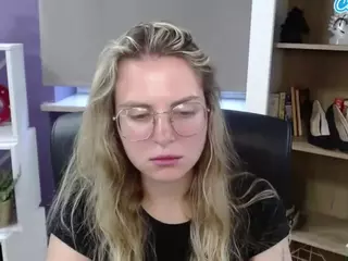 ZoeyFancy's Live Sex Cam Show