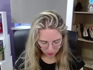 ZoeyFancy's Live Sex Cam Show