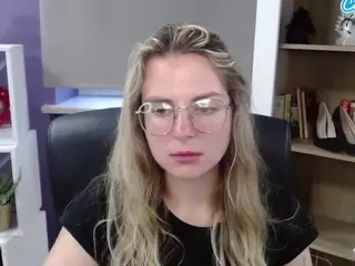 ZoeyFancy's Live Sex Cam Show
