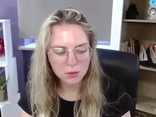 ZoeyFancy's Live Sex Cam Show