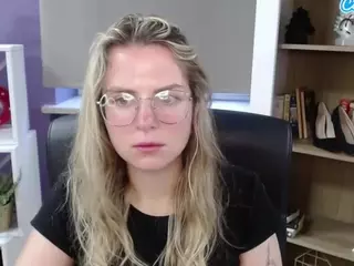 ZoeyFancy's Live Sex Cam Show