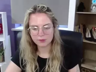 ZoeyFancy's Live Sex Cam Show