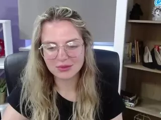 ZoeyFancy's Live Sex Cam Show