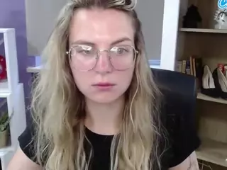 ZoeyFancy's Live Sex Cam Show