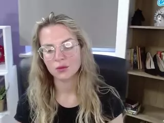 ZoeyFancy's Live Sex Cam Show
