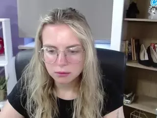 ZoeyFancy's Live Sex Cam Show