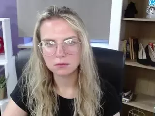 ZoeyFancy's Live Sex Cam Show
