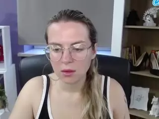 ZoeyFancy's Live Sex Cam Show