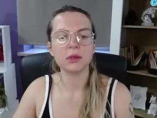 ZoeyFancy's Live Sex Cam Show