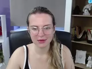 ZoeyFancy's Live Sex Cam Show
