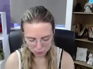 ZoeyFancy's Live Sex Cam Show