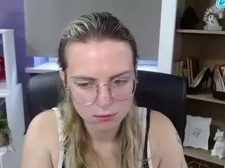 ZoeyFancy's Live Sex Cam Show