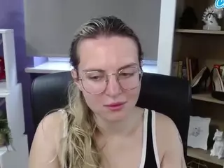 ZoeyFancy's Live Sex Cam Show