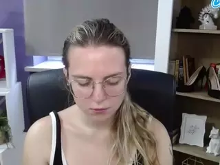 ZoeyFancy's Live Sex Cam Show
