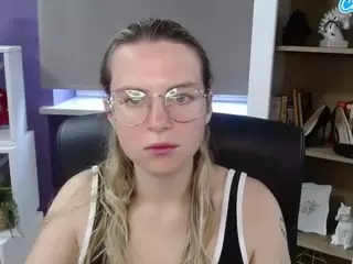 ZoeyFancy's Live Sex Cam Show