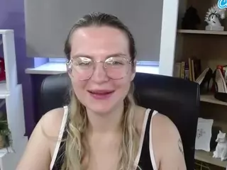 ZoeyFancy's Live Sex Cam Show