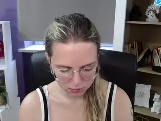 ZoeyFancy's Live Sex Cam Show